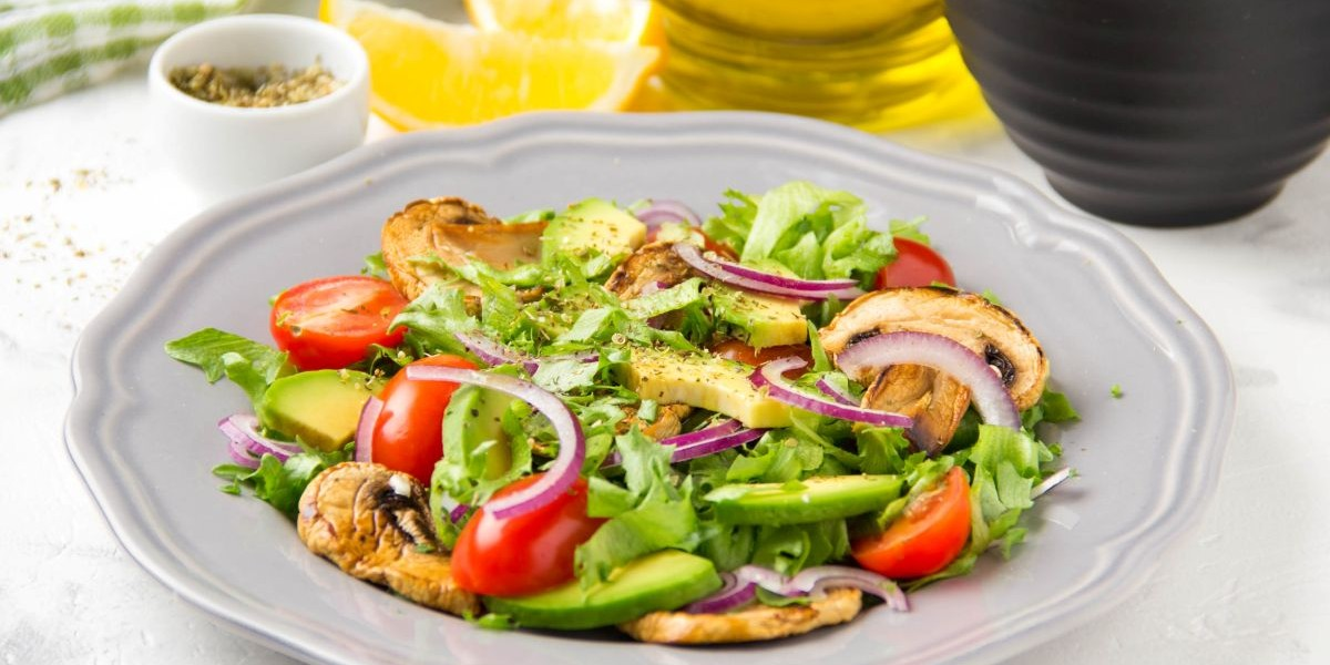 Basischer Avocado-Salat
