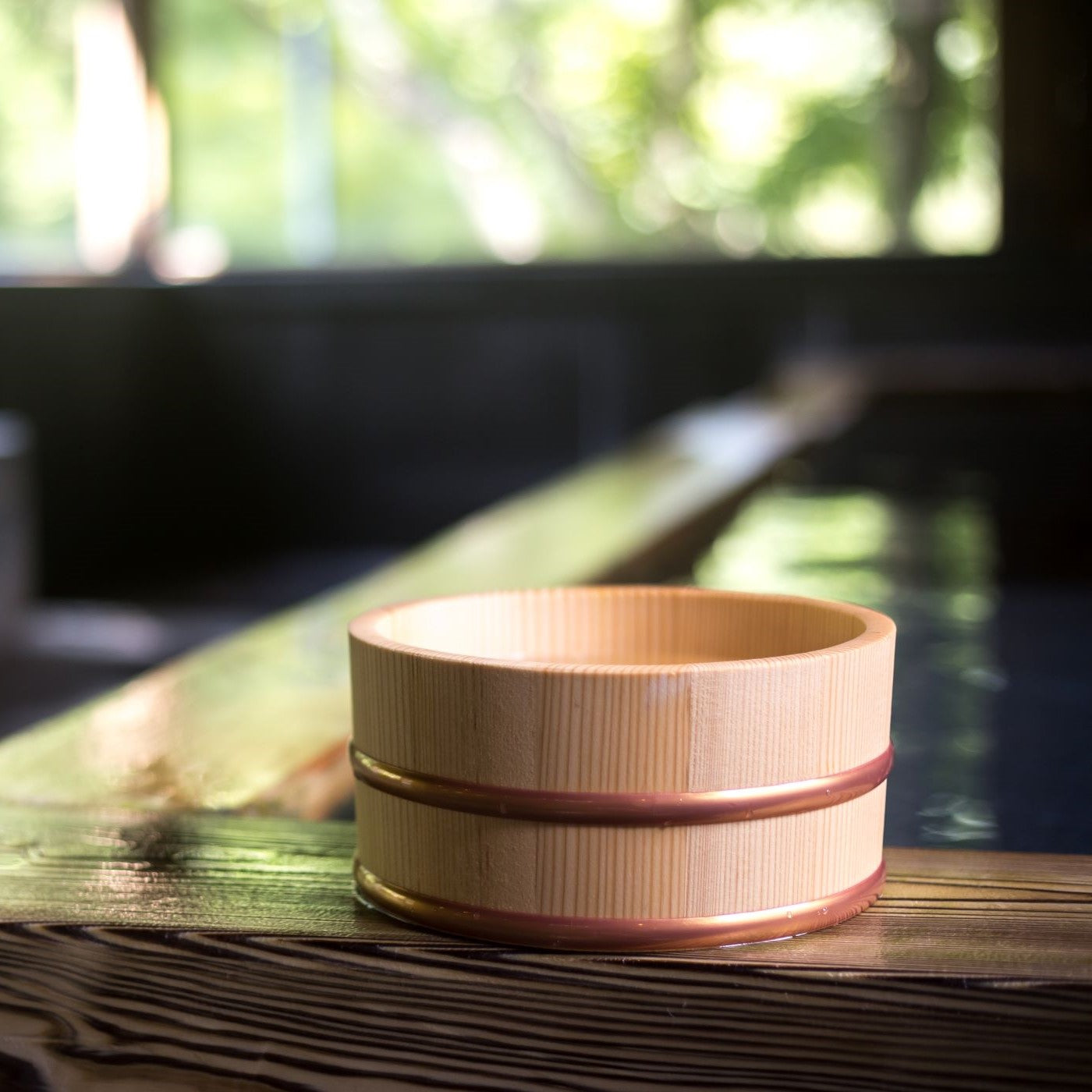 Becken eines Wellnessbereichs