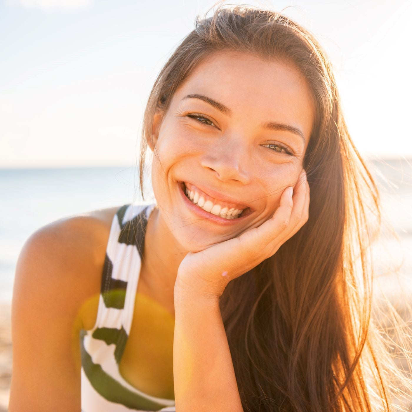 Frau lächelt in die Kamera